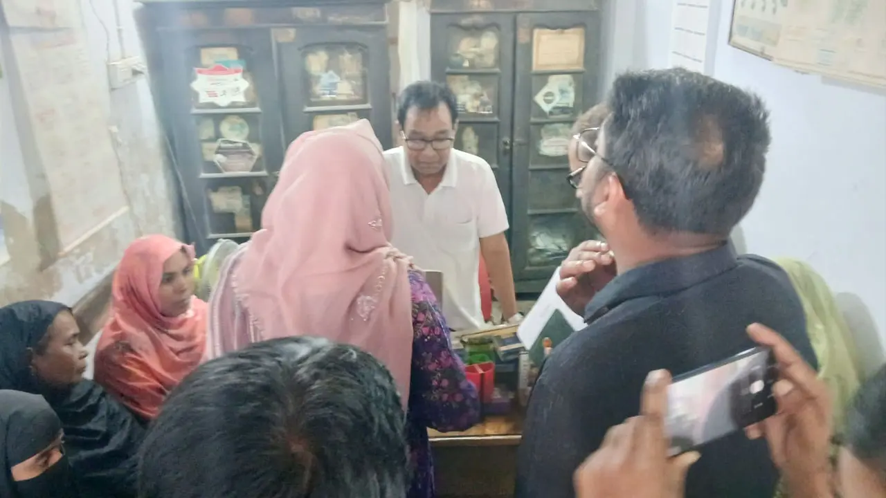 প্রেসক্রিপশনে অ্যান্টিবায়োটিক, পল্লিচিকিৎসককে জরিমানা
