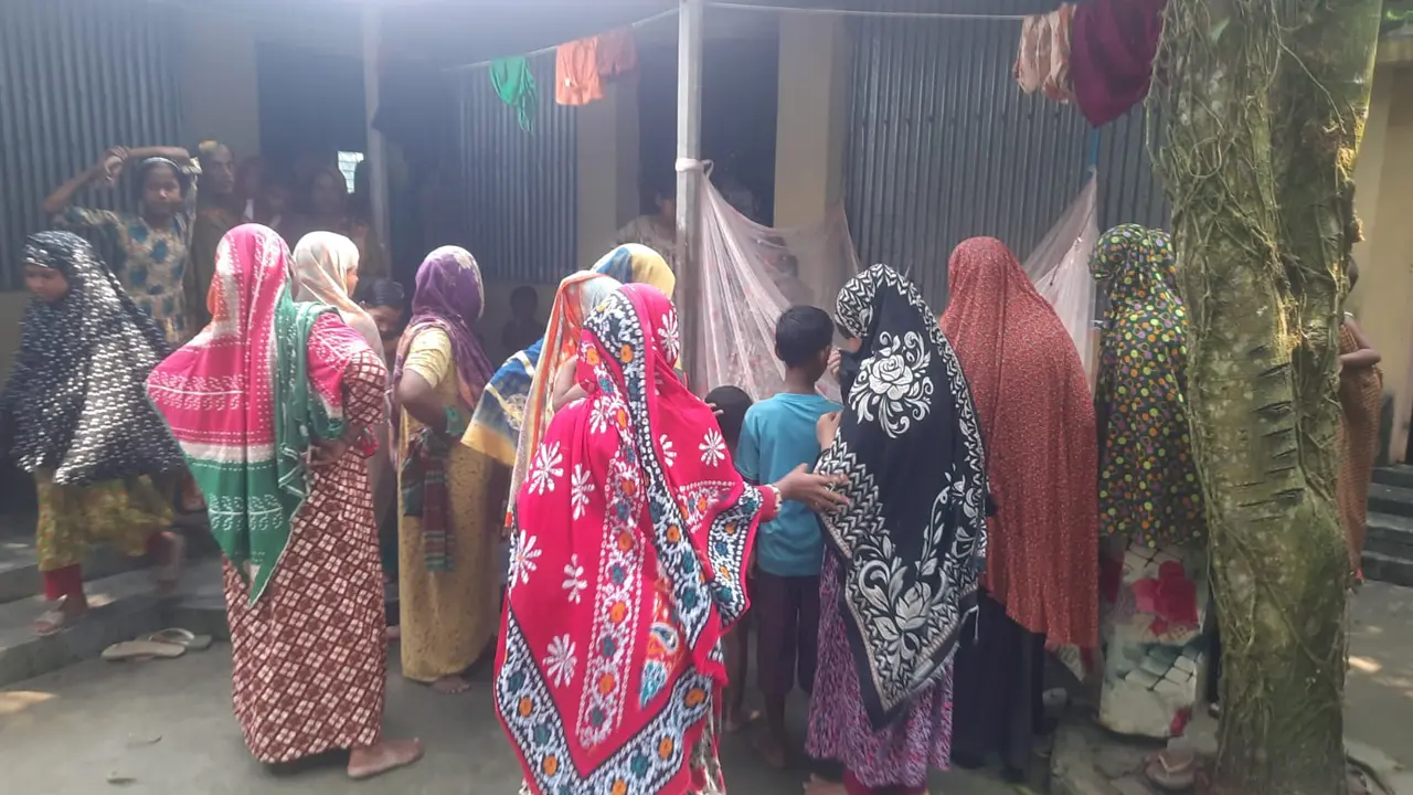 মাছ ধরতে নেমে পুকুরে ডুবে খালাতো ভাই-বোনের মৃত্যু
