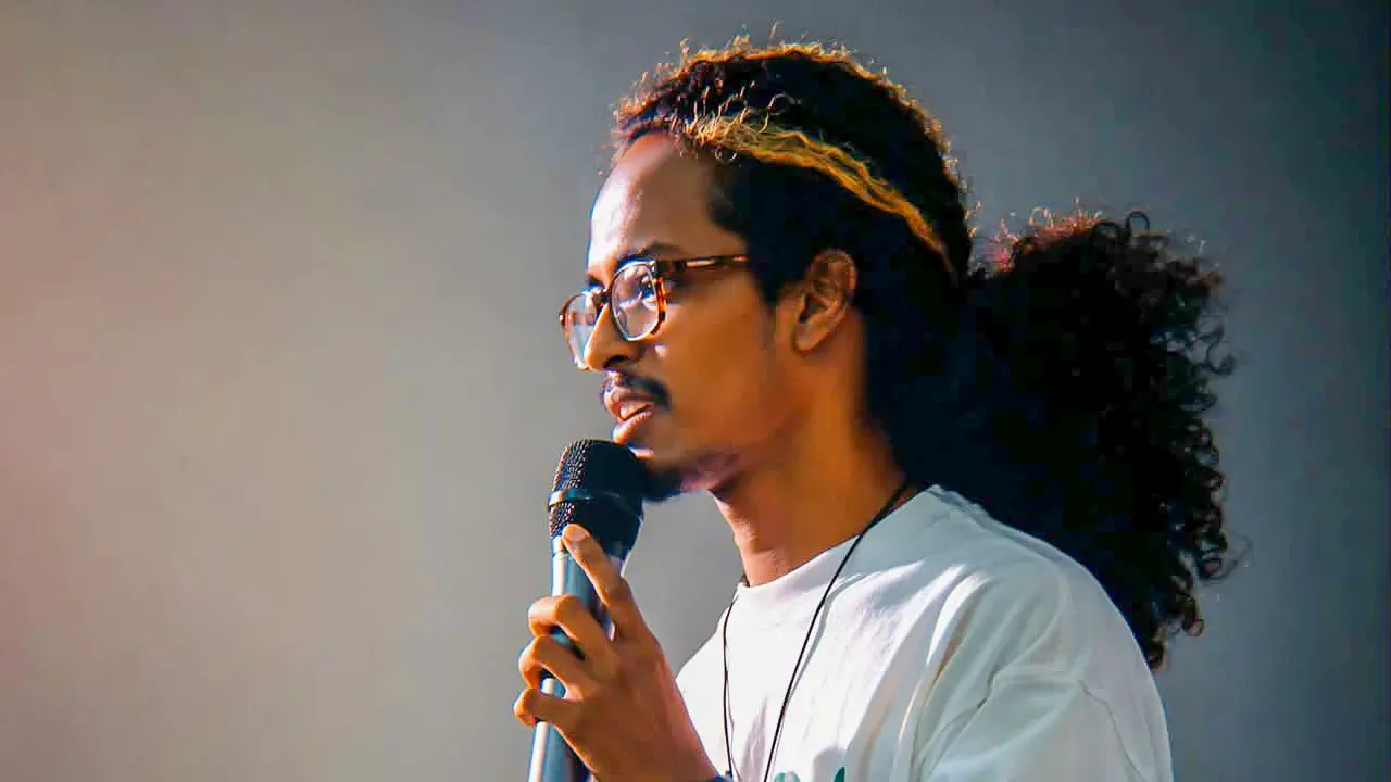 কবিতা থেকে গান বাঁধলেন মার্টিন