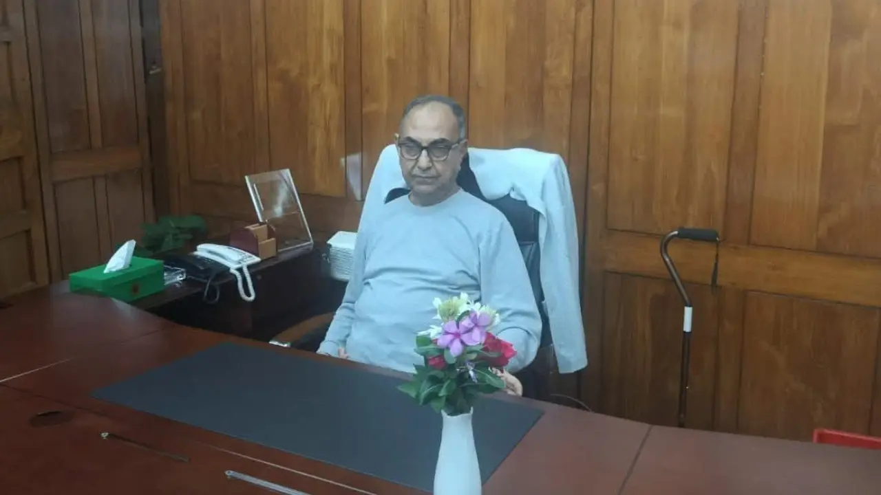 সংসদে নিজ দপ্তরে কাজ শুরু করলেন প্রধানমন্ত্রীর উপদেষ্টা মির্জা আব্বাস