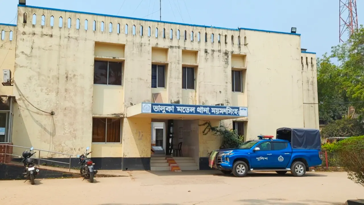 পরকীয়া সন্দেহে স্ত্রীকে কুপিয়ে স্বামীর আত্মহত্যার চেষ্টা