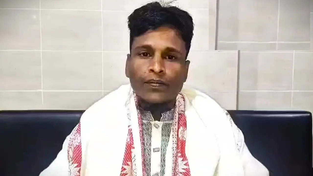 ‘একজন পেট্রোল ঢালে, আরেকজন আগুন ধরায়’