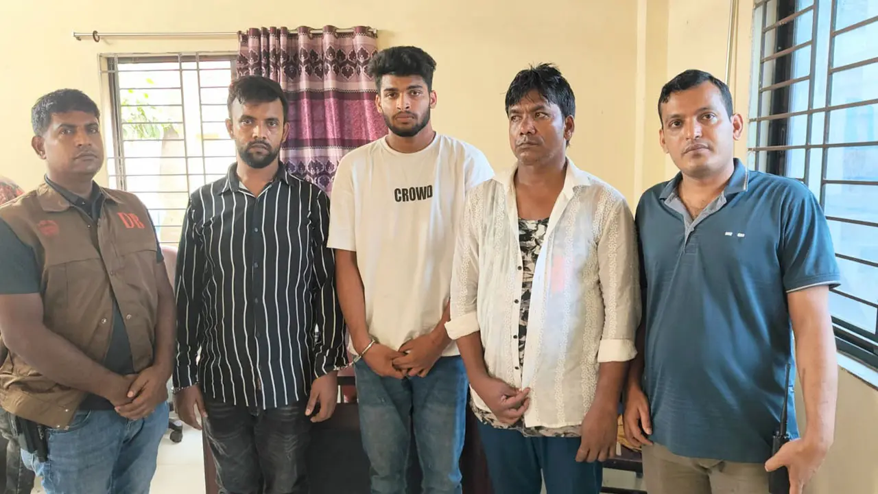ইয়াবার বিনিময়ে ডেকে নিয়ে যুবককে ছুরিকাঘাতে হত্যা, গ্রেপ্তার ৩