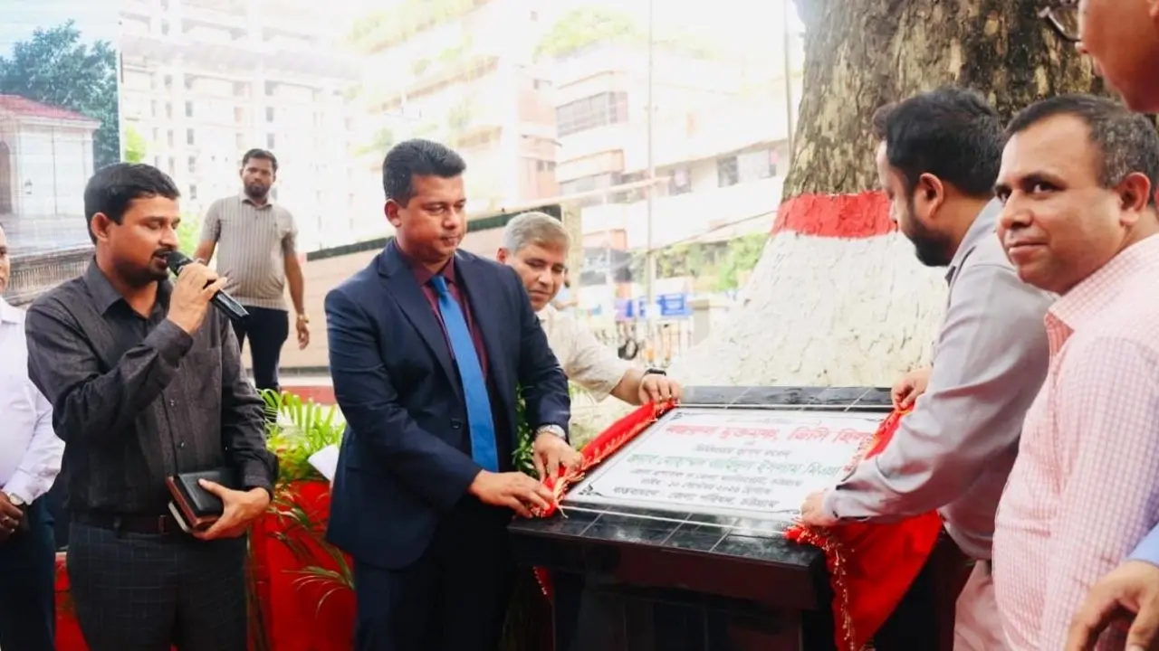 ডিসি হিলে ৬০ লাখ টাকায় নির্মিত হচ্ছে ‘নজরুল মুক্তমঞ্চ’