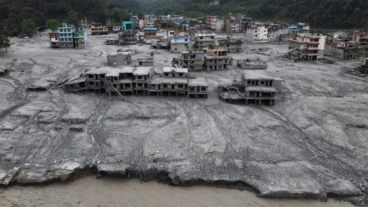 নেপালে বন্যায় মৃতের সংখ্যা বেড়ে ১ হাজার ২৮৭