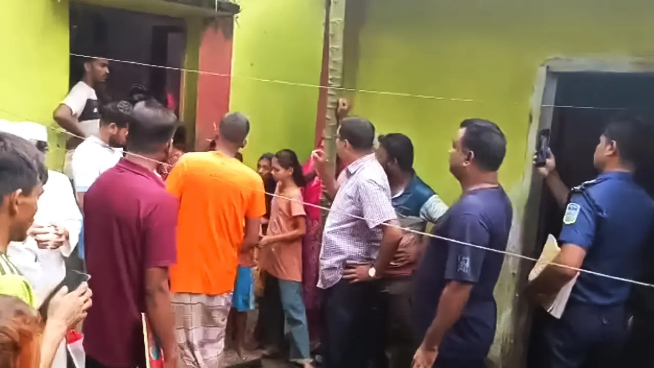 নেত্রকোণায় বাবাকে কুপিয়ে হত্যা, ছেলে আটক