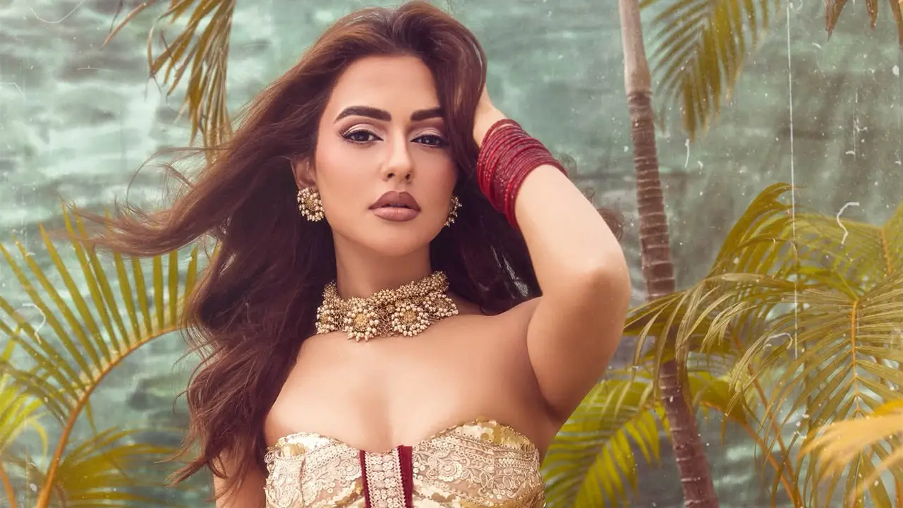 ‘ট্রাইব্যুনাল’ থেকে সরে দাঁড়ালেন নুসরাত ফারিয়া