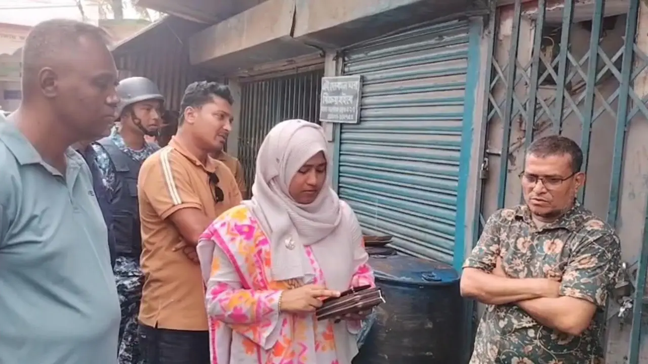বাগেরহাটে ১৫ হাজার ৬০০ লিটার ভোজ্য তেল জব্দ