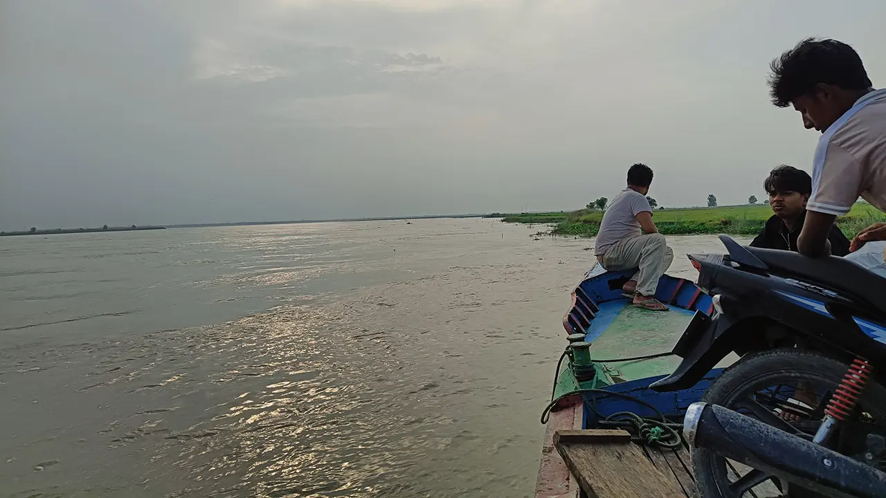 পদ্মার পাড়ে অজ্ঞাত নারীর মরদেহ, ওড়নায় বাঁধা সিমেন্টের ব্লক ও ইট