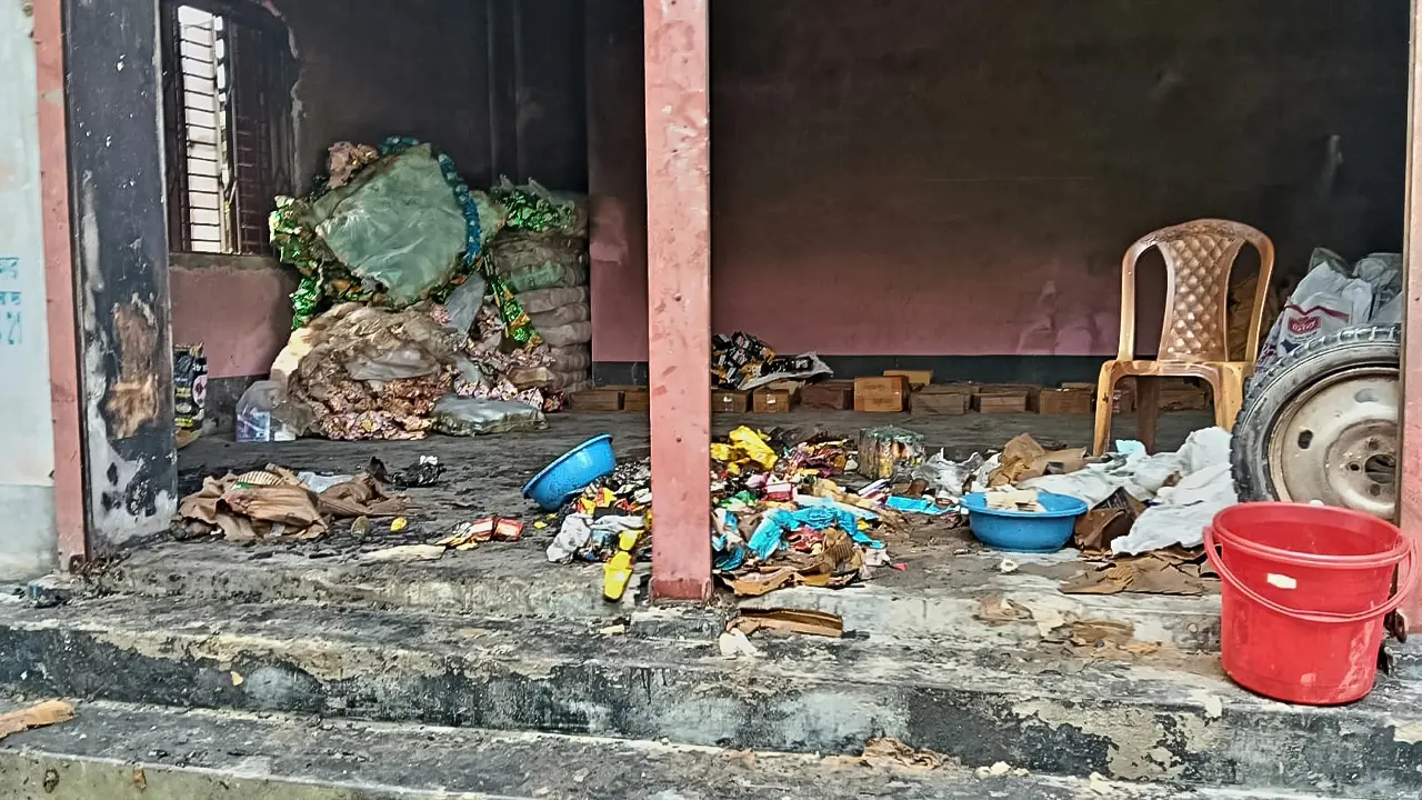 প্রবাস থেকে ফিরে ব্যবসা, তিন মাসেই আগুনে সব শেষ