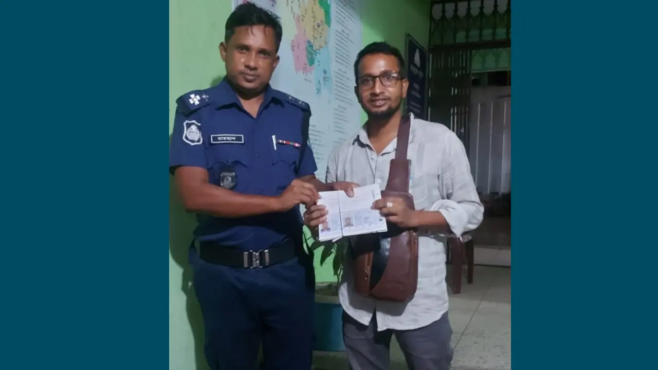 বিদেশ ফেরত যাত্রীর পাসপোর্ট-লাগেজ নিয়ে চলে গেল বাস, ৯৯৯ এ ফোনে উদ্ধার