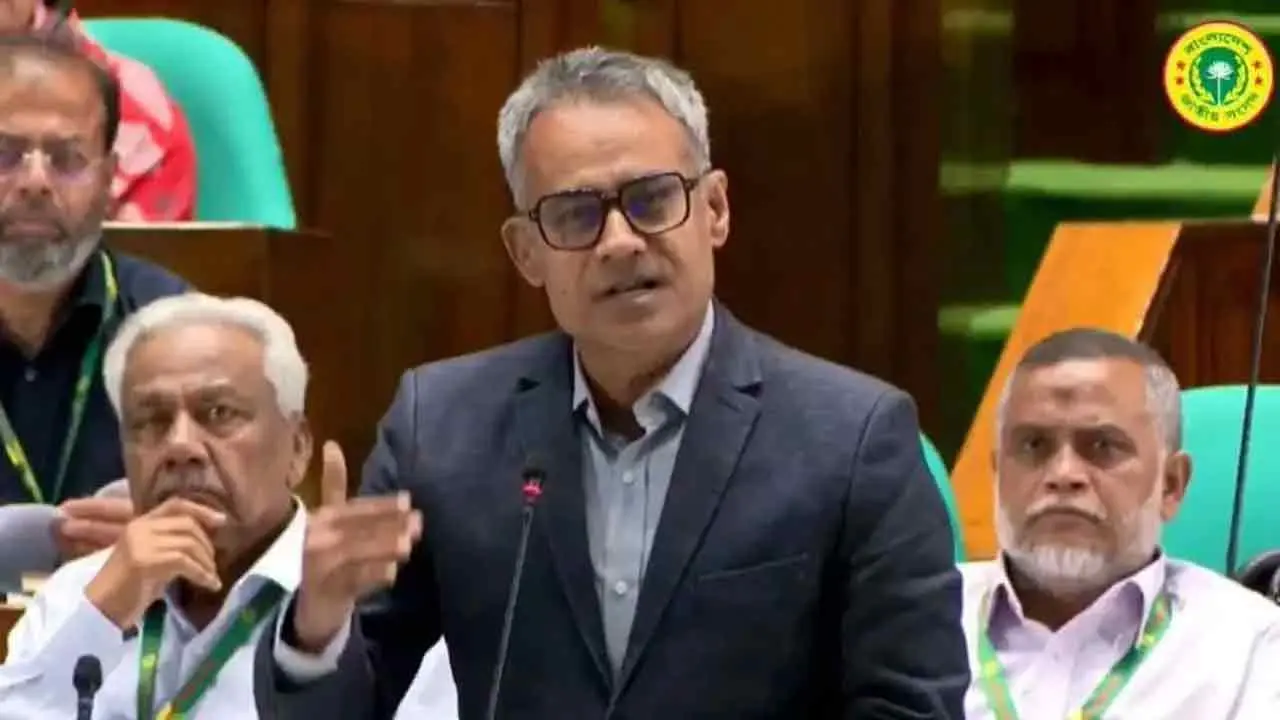 ঢাকায় ফিরছে ওয়াটার বাস, দুই মাসে উদ্ধার হচ্ছে চট্টগ্রাম বন্দরের জমি