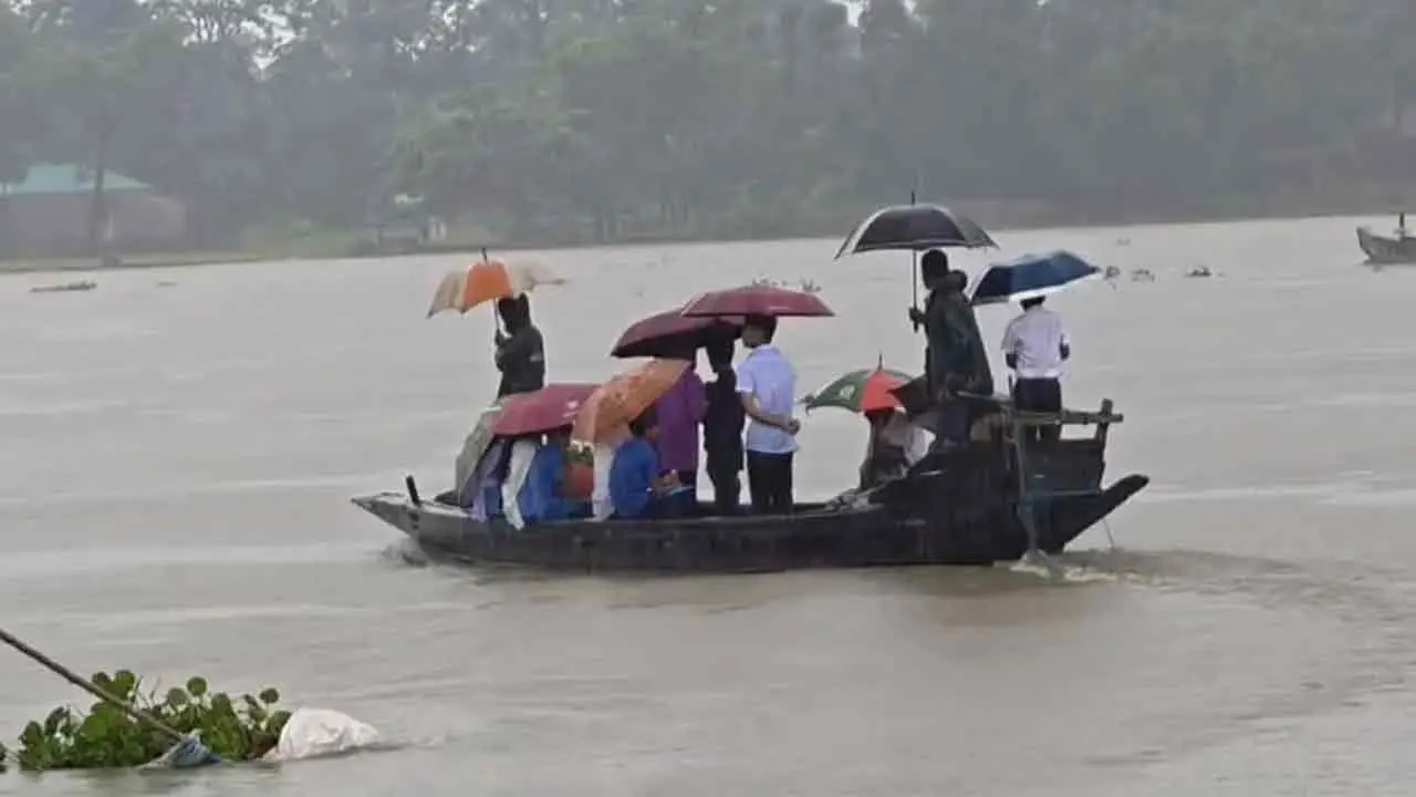 উত্তরাঞ্চলে ভারী বৃষ্টির আভাস, বাড়তে পারে নদীর পানি