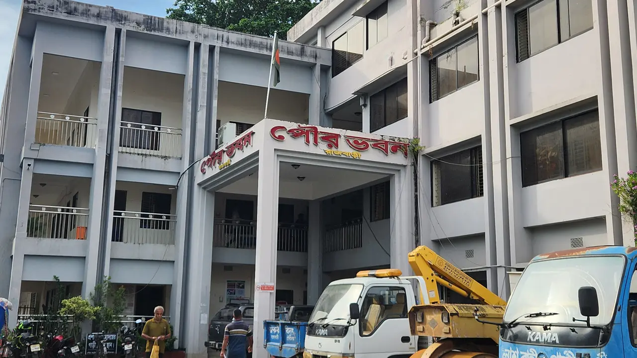 রাজবাড়ীতে মশার উপদ্রবে অতিষ্ঠ পৌরবাসী, ৮ ফগার মেশিনের ৬টিই নষ্ট