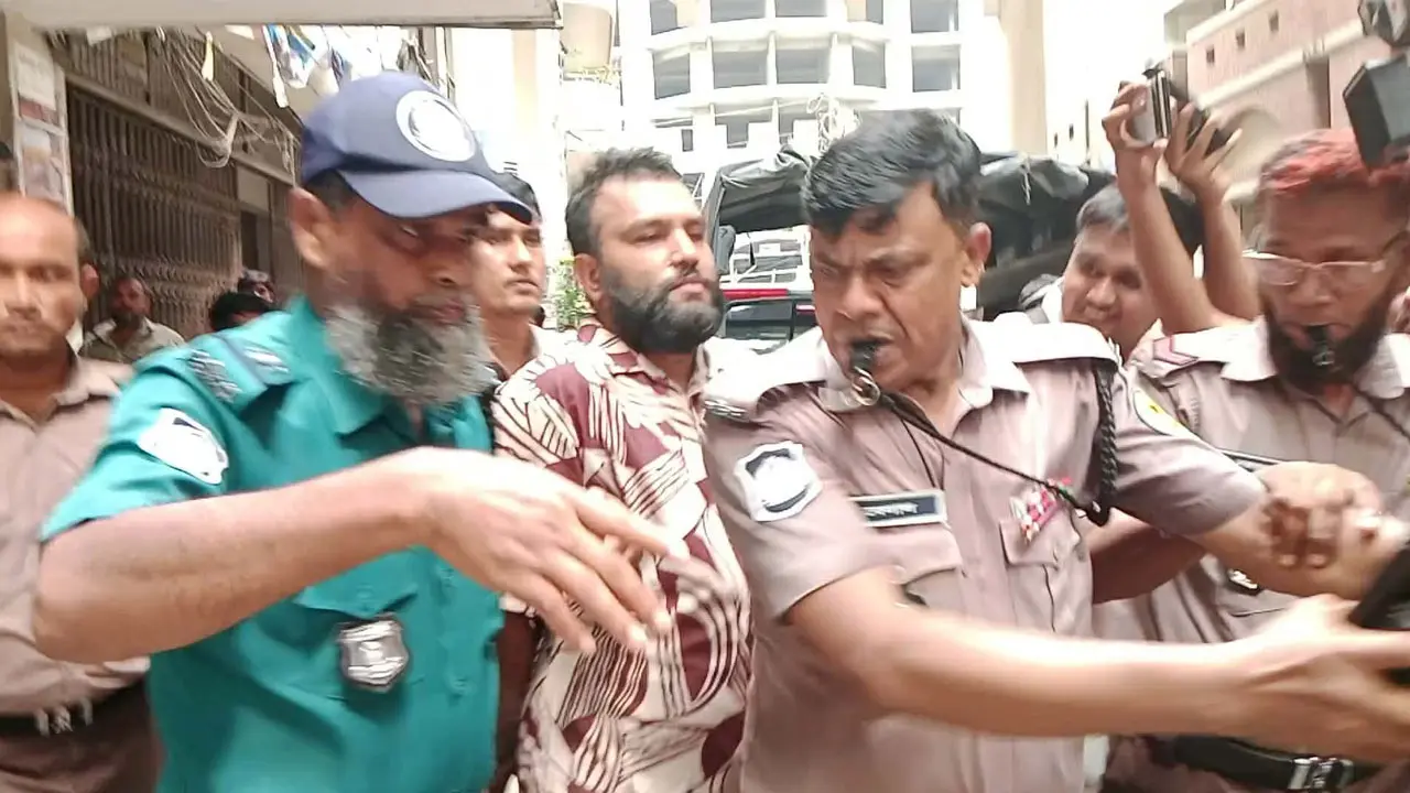 প্রধানমন্ত্রীর নিরাপত্তা বেষ্টনীতে ‘প্রবেশের চেষ্টা’, সেই যুবক রিমান্ডে