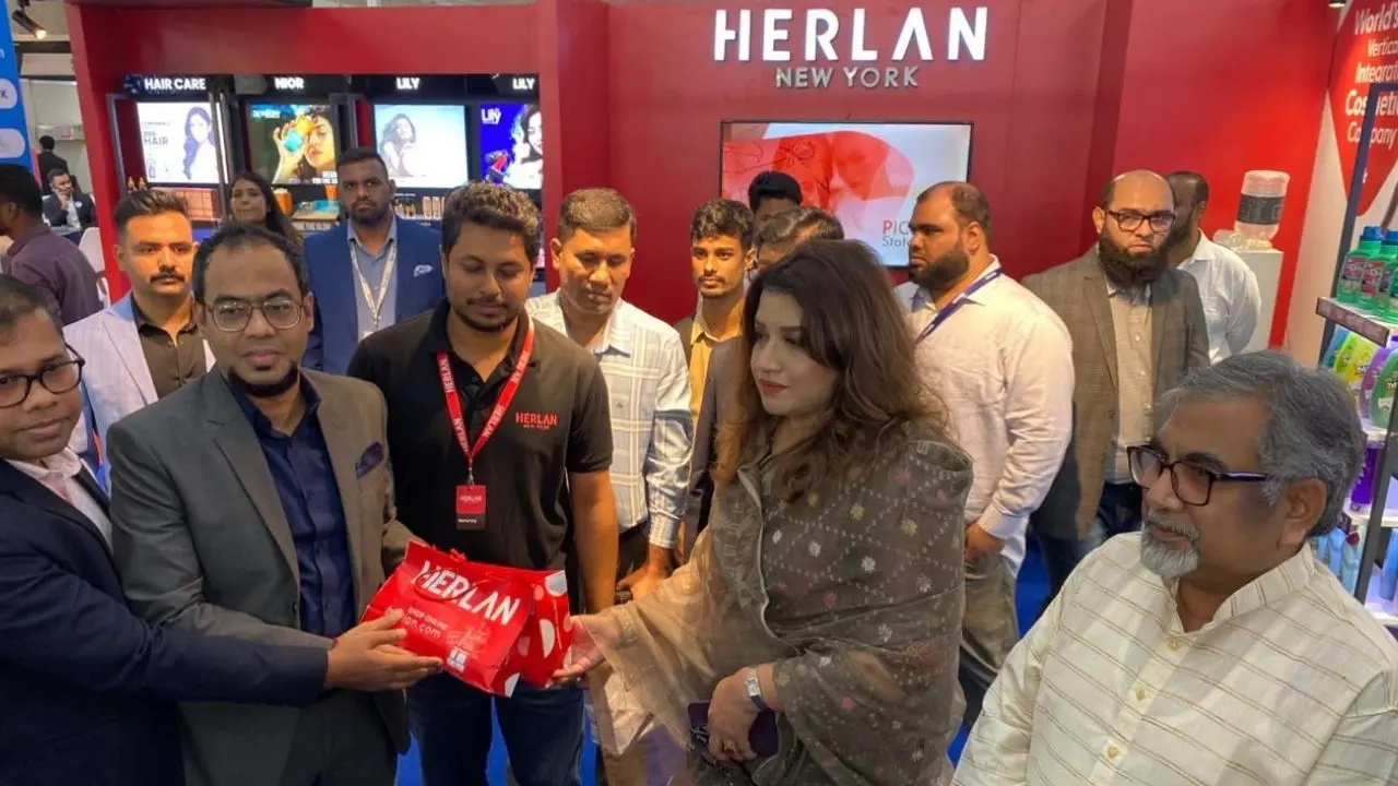 কসমেটিকস মেলায় রিমার্কের পণ্যের ভূয়সী প্রশংসা করলেন শামা ওবায়েদ
