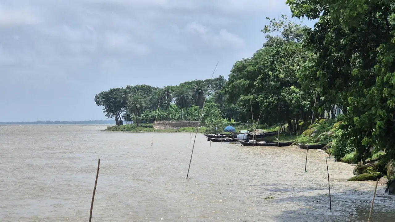 উজানের ঢলে রাজবাড়ীর নদ-নদীতে পানি বাড়ছে, এখনো বিপৎসীমার নিচে