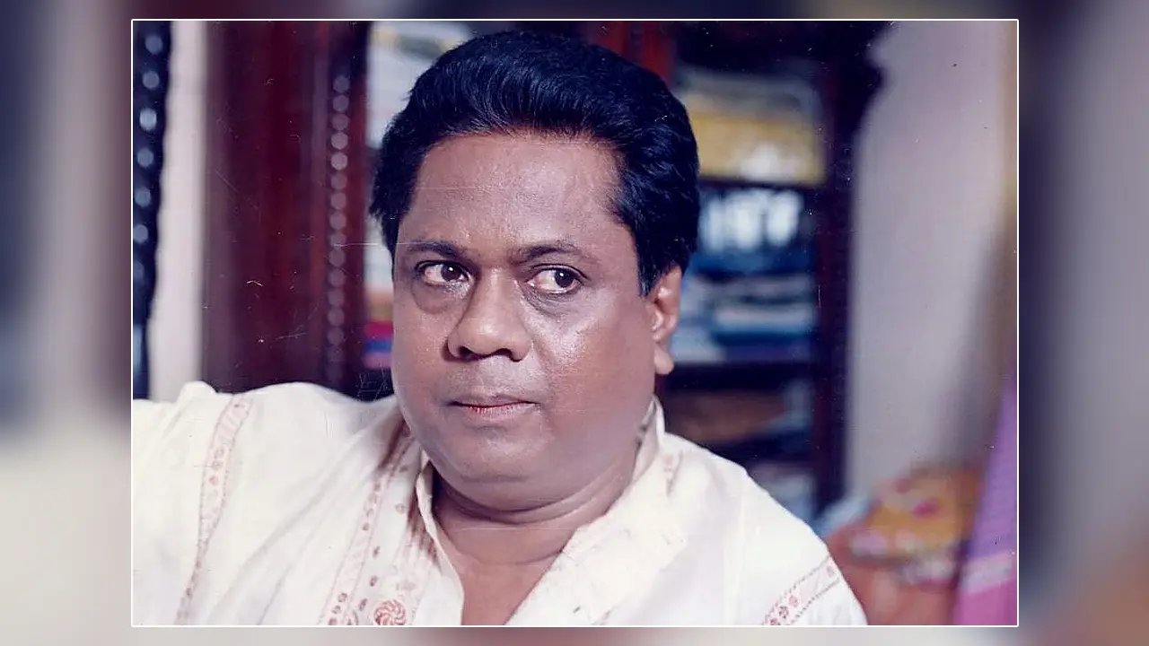 তার জন্য ভালোবাসা আর নিন্দা মিলেমিশে একাকার