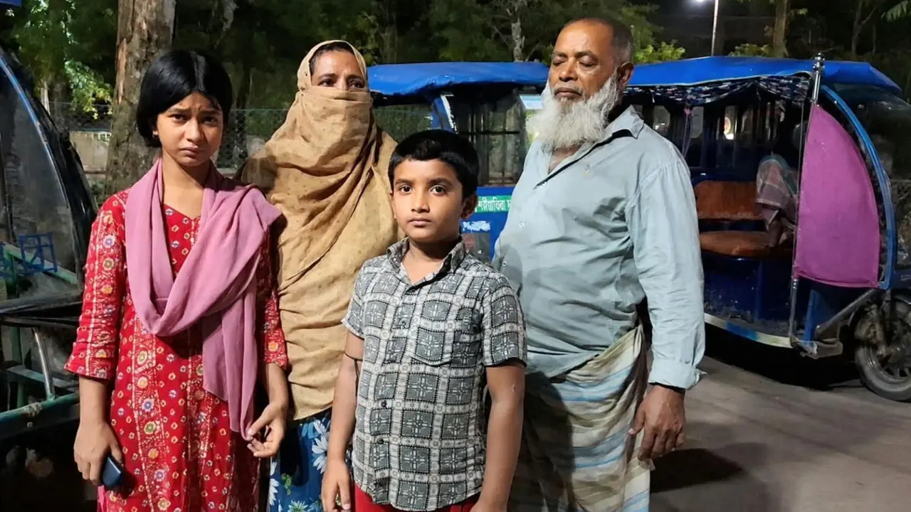 মা হারানোর শোক কাটিয়ে ওঠার আগেই সড়ক দুর্ঘটনায় বাবাকে হারাল দুই শিশু