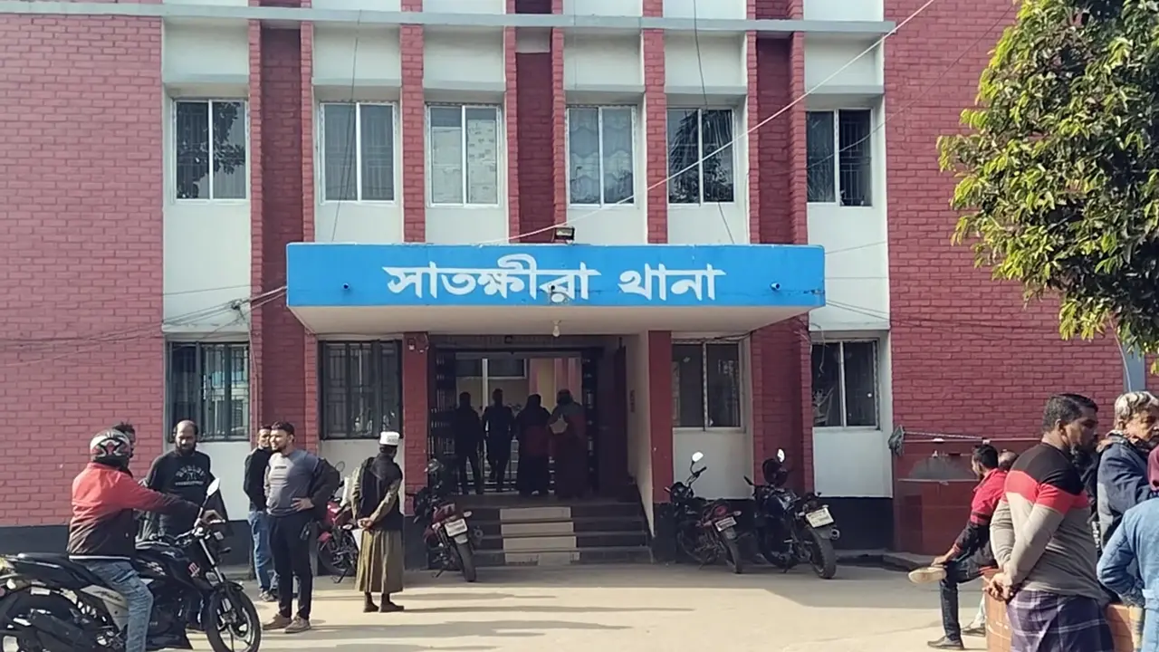 সাতক্ষীরায় মাদকসহ ২ পুলিশ সদস্য গ্রেপ্তার