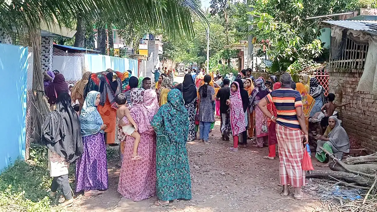 পুকুরঘাটে জুতা দেখে সন্দেহ, পানিতে মিলল ২ শিশুর মরদেহ