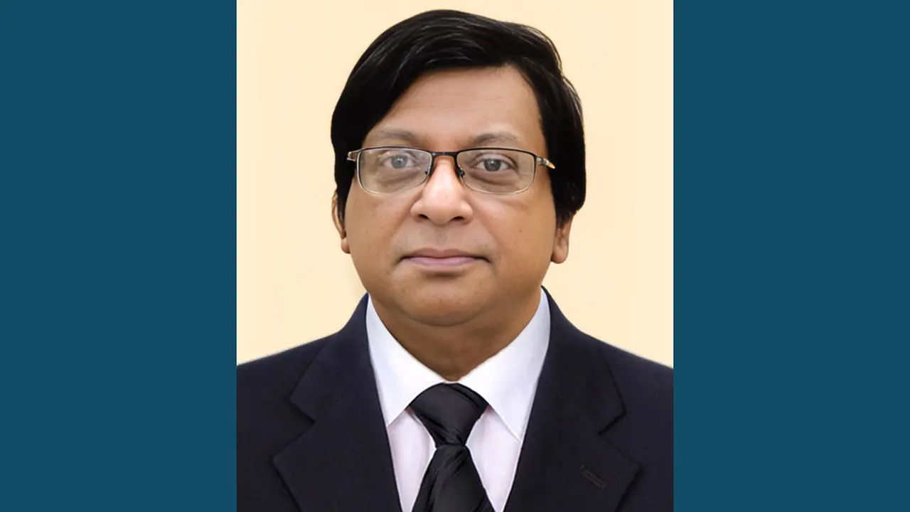 শকৃবির প্রথম উপাচার্য হোসেন উদ্দিন শেখর