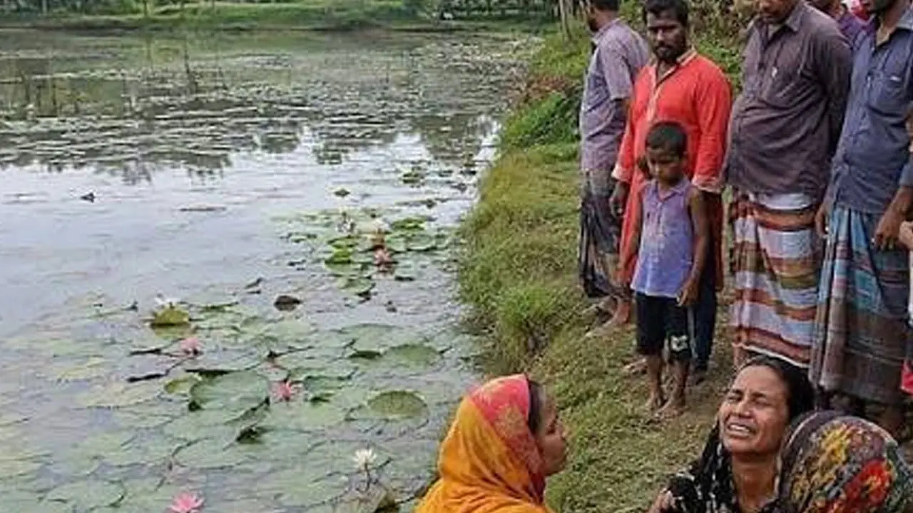 শাপলা তুলতে গিয়ে দুই বোনের মৃত্যু