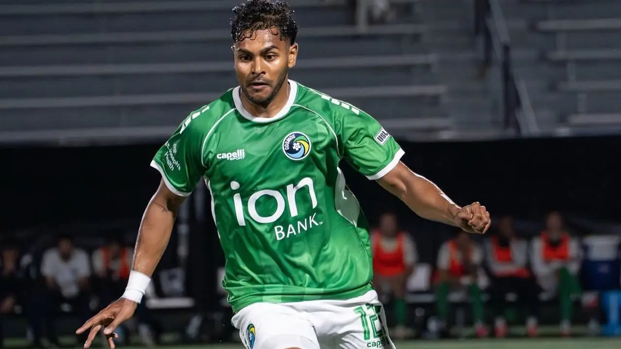 পেলের ক্লাবে ঝলক দেখালেন সামিত সোম