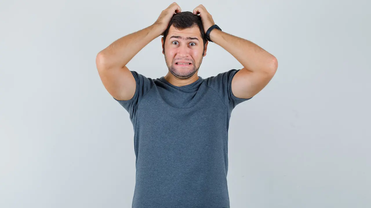 মানসিক চাপ কি চুল পড়ার কারণ হতে পারে?