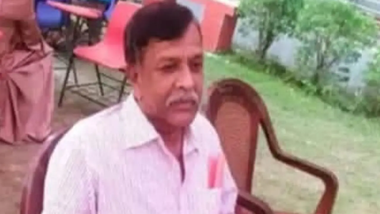 নামাজে যাওয়ার পথে অটোর ধাক্কায় প্রাণ গেল শিক্ষকের