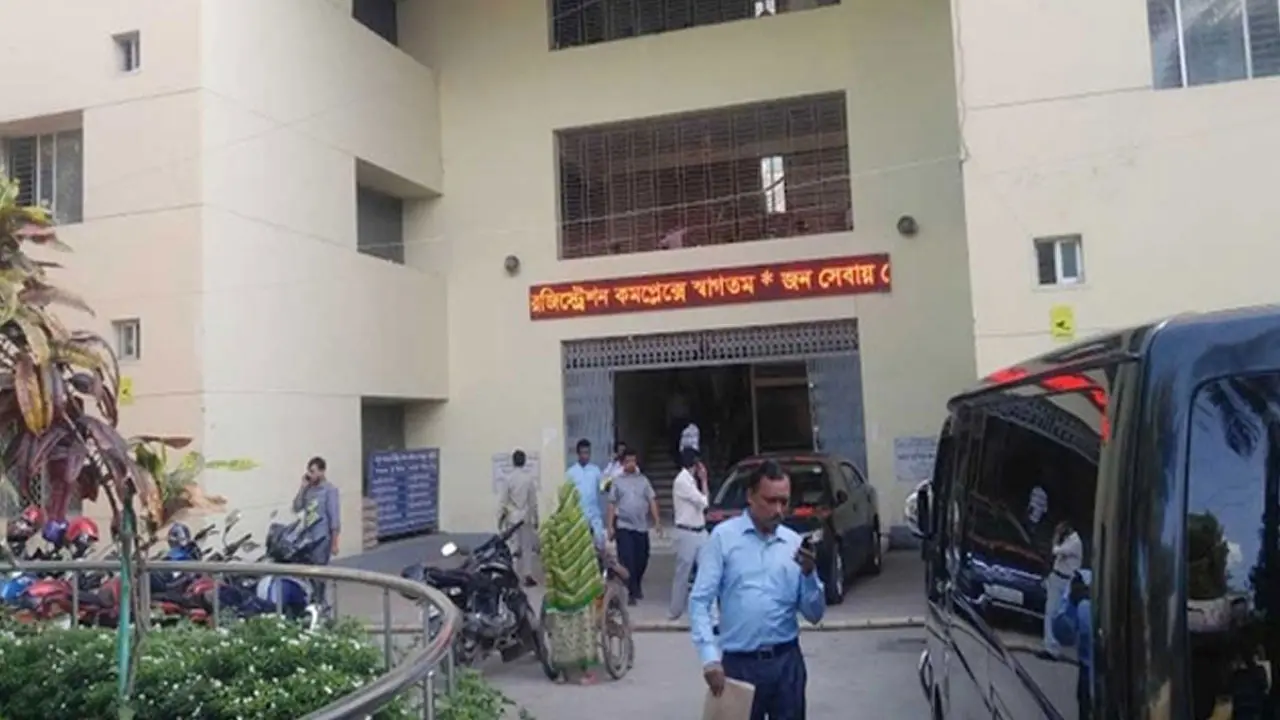 ঘুষ-দুর্নীতি : তেজগাঁও রেজিস্ট্রেশন অফিসে দুদকের অভিযান