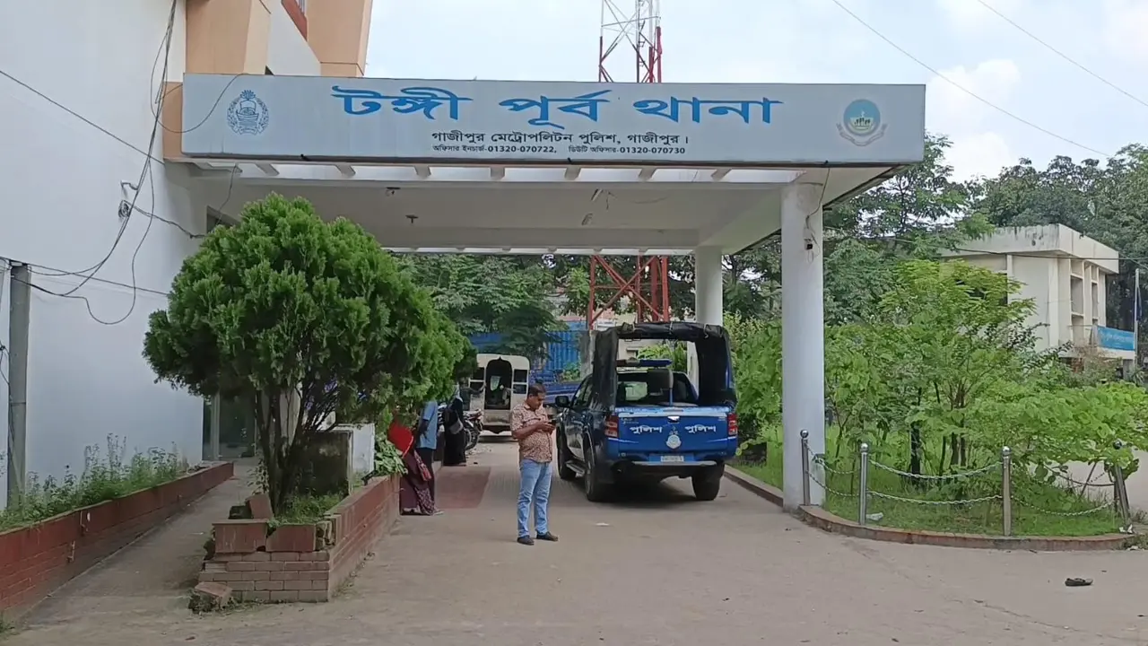স্কুল থেকে ফেরার পথে সড়কে প্রাণ গেল ৮ বছরের রাব্বির