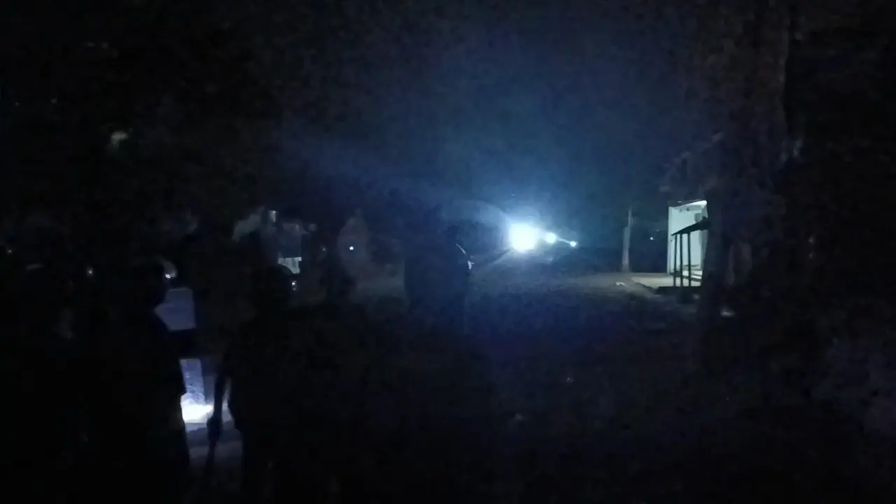 ব্রাহ্মণবাড়িয়ায় টর্চলাইট জ্বালিয়ে দুইপক্ষের সংঘর্ষ, আহত ২৫