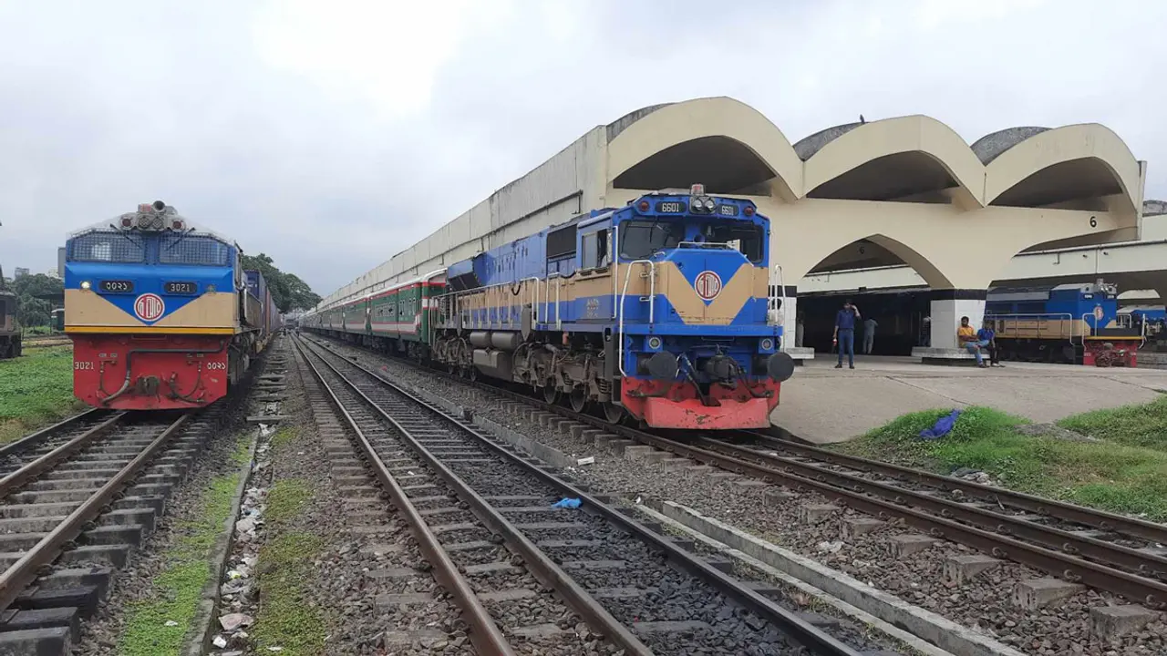 ঢাকায় সিগন্যালে ত্রুটি, তিন ঘণ্টায় বিলম্বিত ১৮ ট্রেন