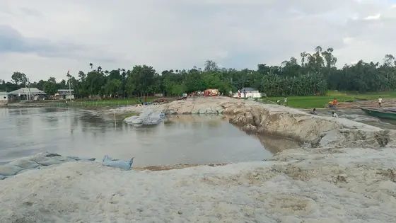 কুড়িগ্রামে তিস্তার ভাঙনে ৪০ মিটার ক্রসবাঁধ বিলীন