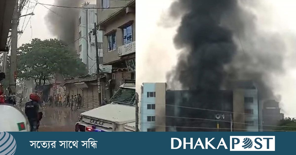 গাজীপুরে পোশাক কারখানা ও ঝুটের গুদামে আগুন দিলেন শ্রমিকেরা