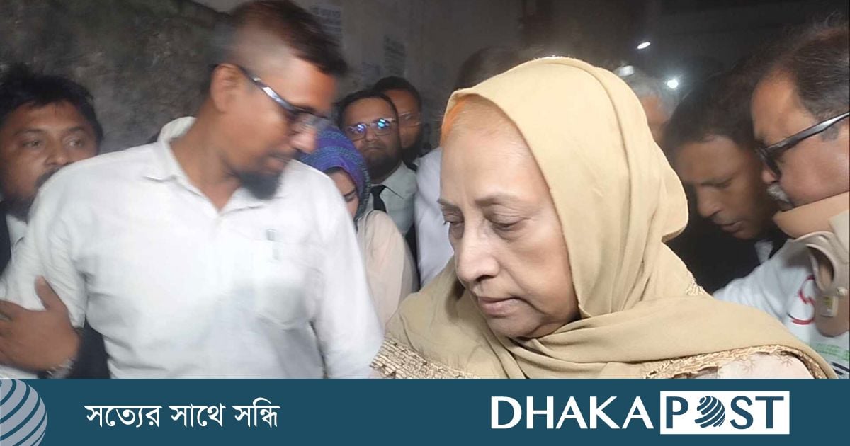  আদালতে গিয়েও মির্জা ফখরুলের সঙ্গে দেখা করতে পারলেন না স্ত্রী Illustration 