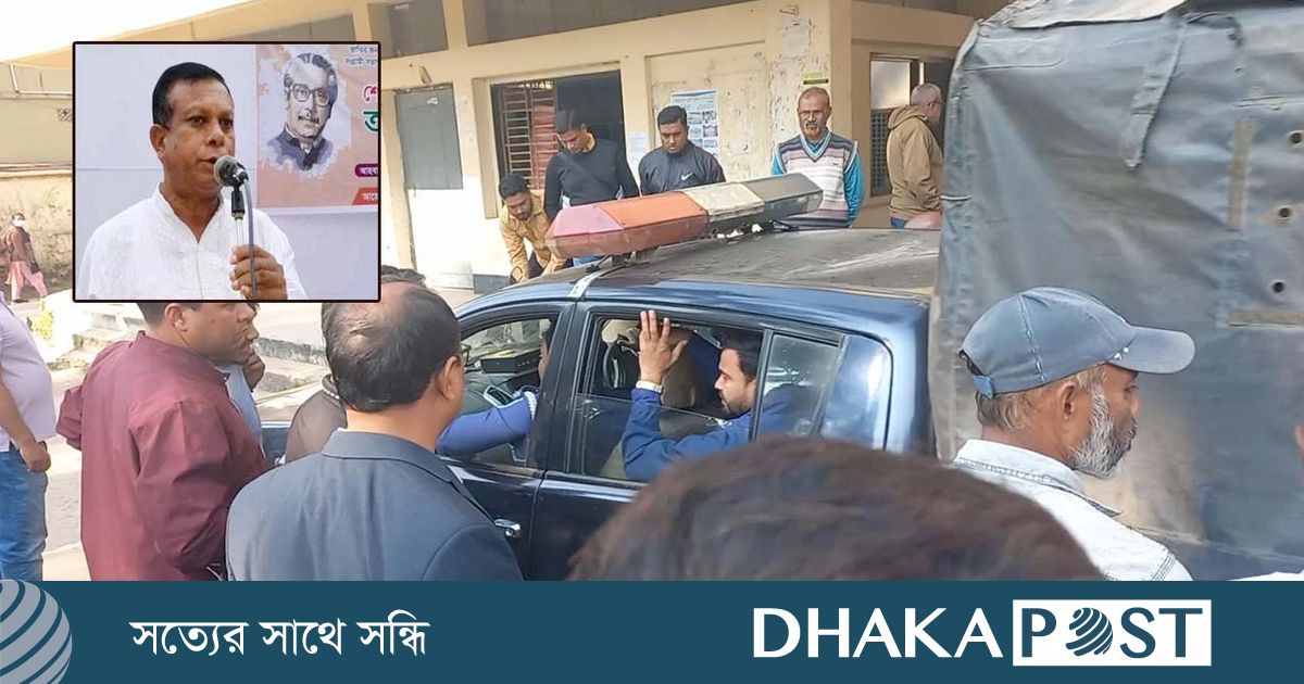 ছাত্র-জনতার তোপের মুখে চেয়ারম্যানকে পুলিশে দিলেন ইউএনও