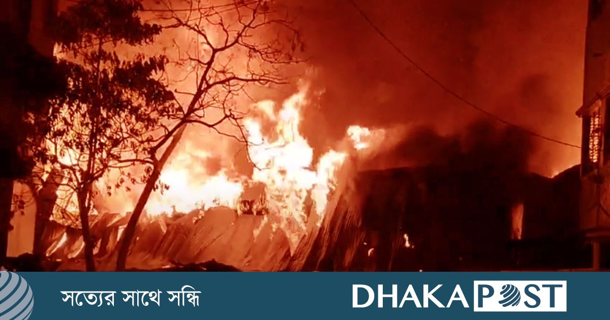 চট্টগ্রামে মধ্যরাতে ভয়াবহ আগুন, নিয়ন্ত্রণে ৫ ইউনিট