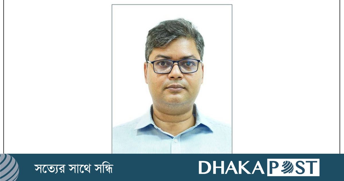 দায়িত্বে থাকা এডিসি বহাল তবিয়তে, বদলি ওমরায় থাকা ডিসি তানভীর