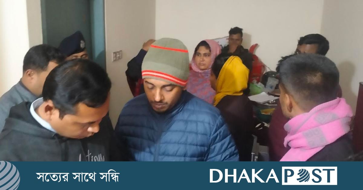 দরজা ভেঙে নারী পুলিশ সদস্যের ঝুলন্ত মরদেহ উদ্ধার