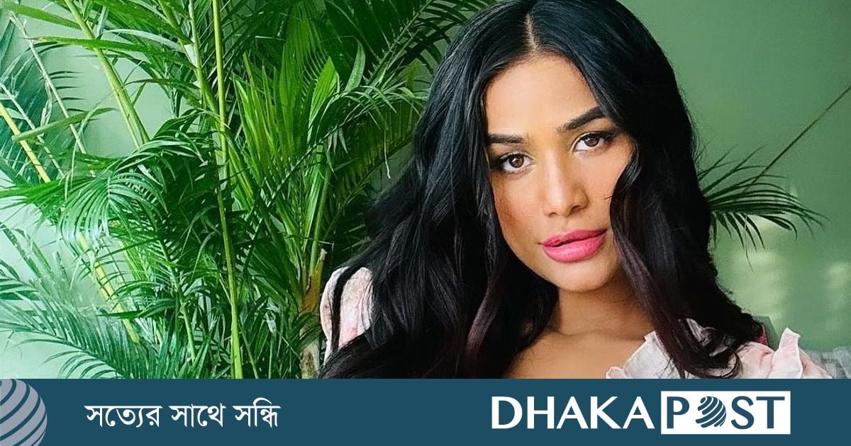 পুনম পান্ডের বিরুদ্ধে ১০০ কোটি টাকার মানহানি মামলা