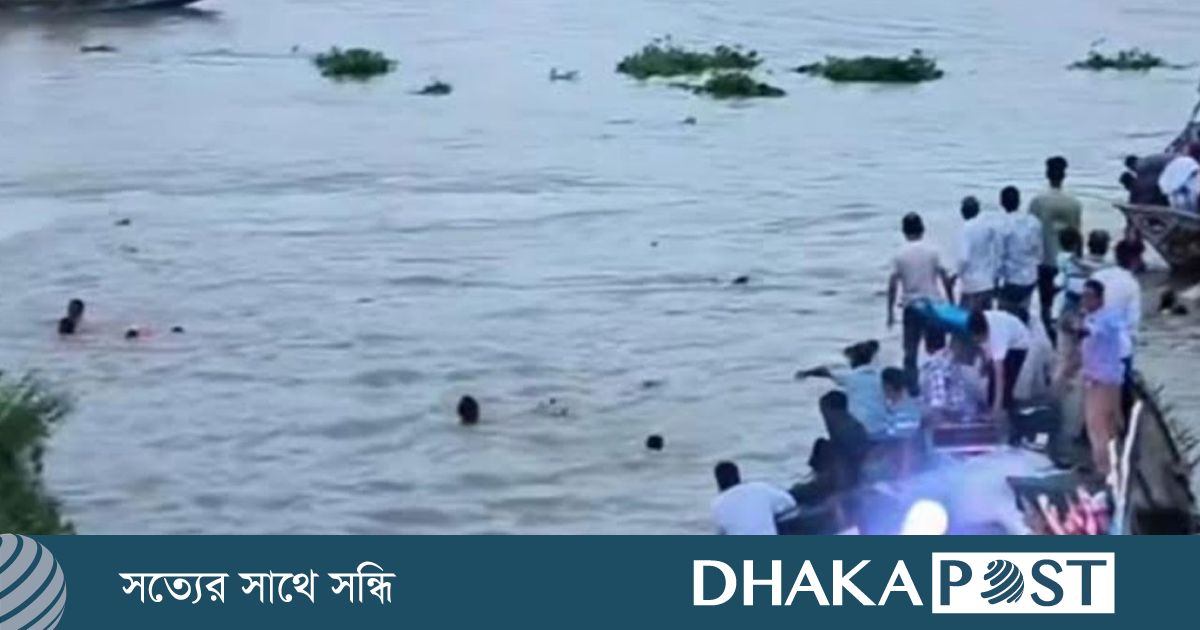 প্রতিমা বিসর্জনে নৌকাডুবি, নিখোঁজ দুই শিশুর একজনের লাশ উদ্ধার
