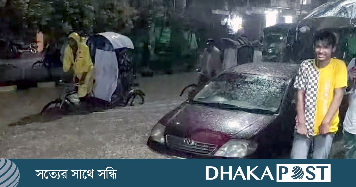 ৩০ মিনিটের বৃষ্টিতে ডুবল চট্টগ্রাম নগরী, গণপরিবহনে ভোগান্তি