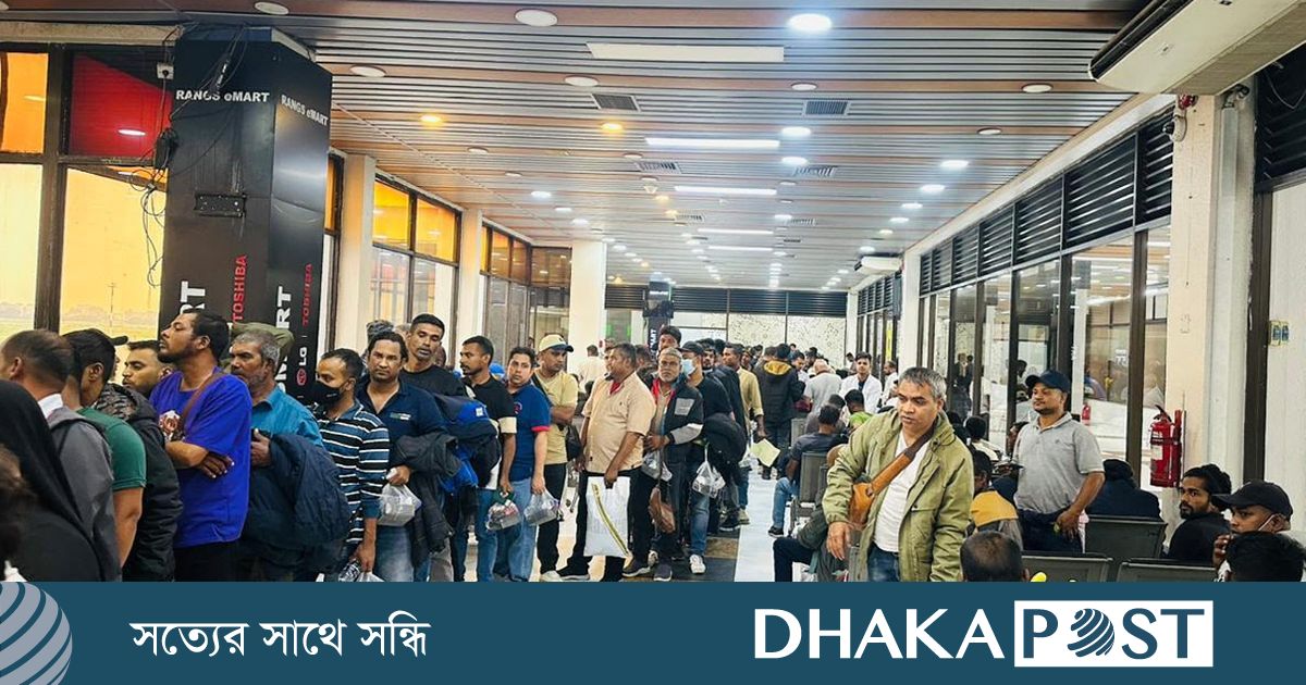 লিবিয়া থেকে দে‌শে ফিরে‌ছেন আরও ৩০৯ বাংলাদেশি