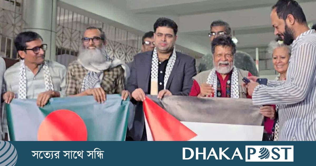 দেশে ফিরেছেন শহিদুল আলম