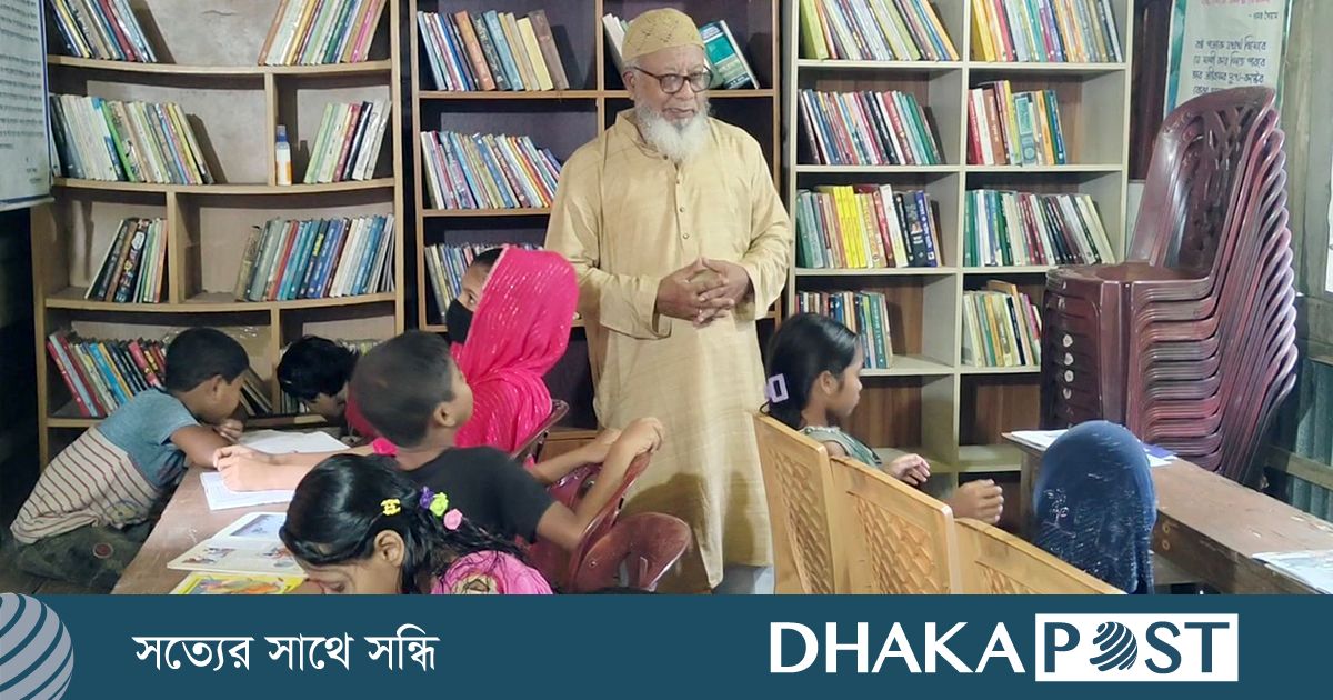 ছেলের স্মৃতি বাঁচিয়ে রাখতে পাঠাগারে সময় কাটান শিক্ষক মুজিবুর রহমান