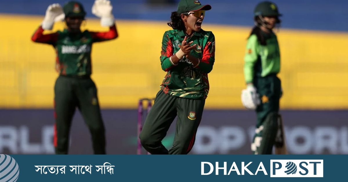 পাকিস্তানকে চেপে ধরেছে বাংলাদেশ