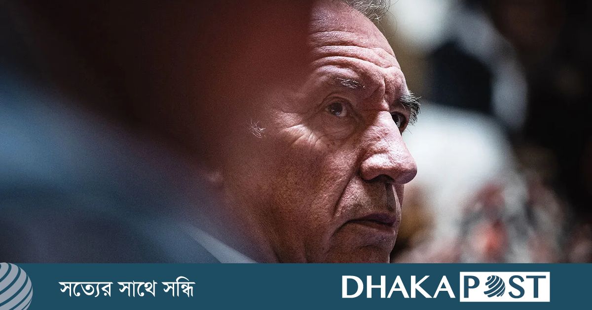 আস্থা ভোটে হেরে পদচ্যুত ফ্রান্সের প্রধানমন্ত্রী
