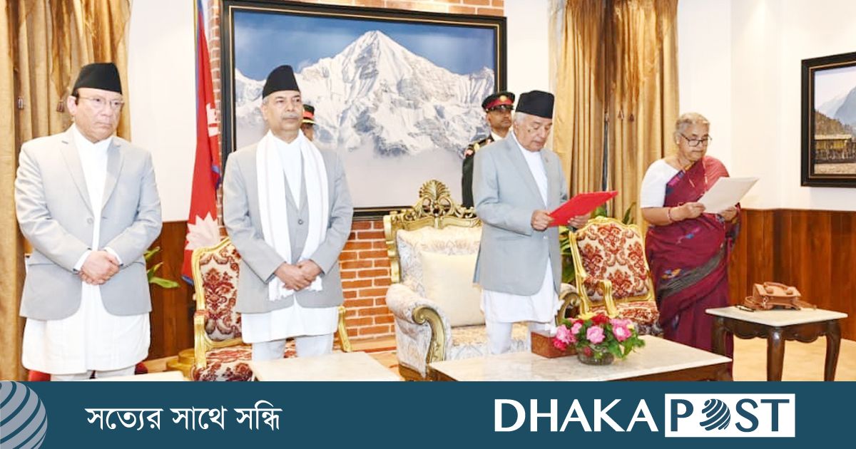 শপথ নিলেন নেপালের নতুন প্রধানমন্ত্রী, ছয় মাসের মধ্যে দিতে হবে নির্বাচন